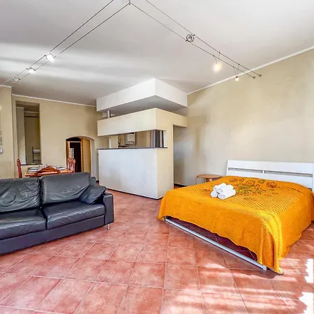 דירה Lovingenoa House *