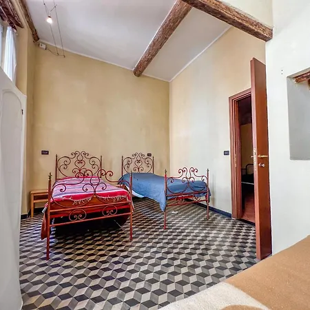 Lovingenoa House