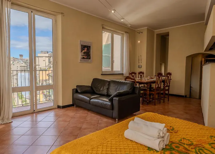 Lovingenoa House Apartmán