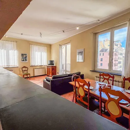 Διαμέρισμα Lovingenoa House *