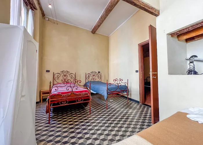 Lovingenoa House