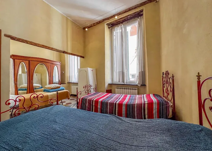 Lovingenoa House